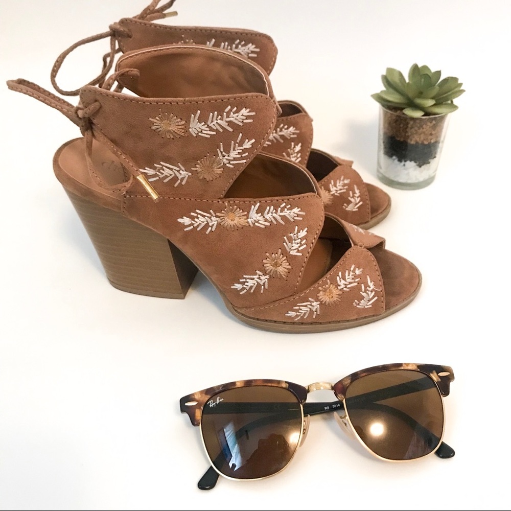 Charlotte Russe Heeled Embroidered Sandals Tie